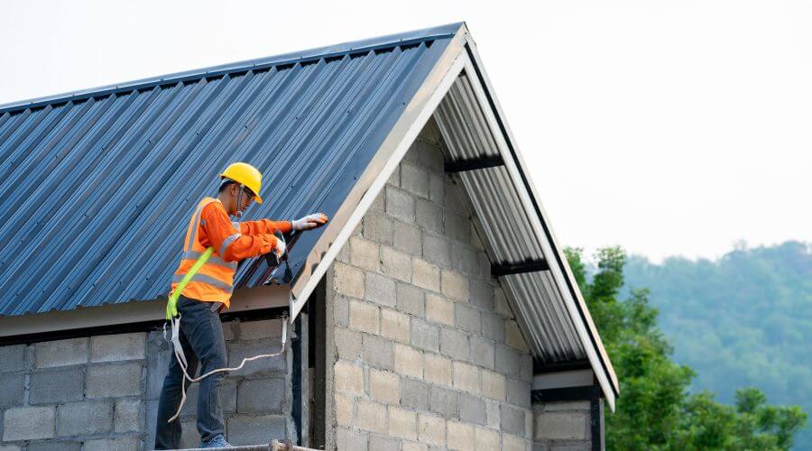 Professional gutter cleaning in Somers, MT